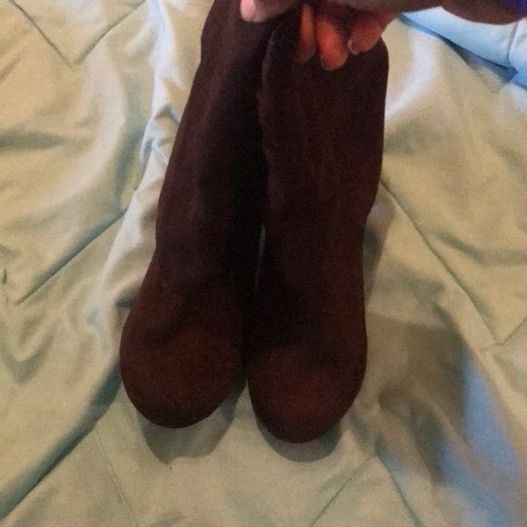 Brown boots - Picture 3 of 4